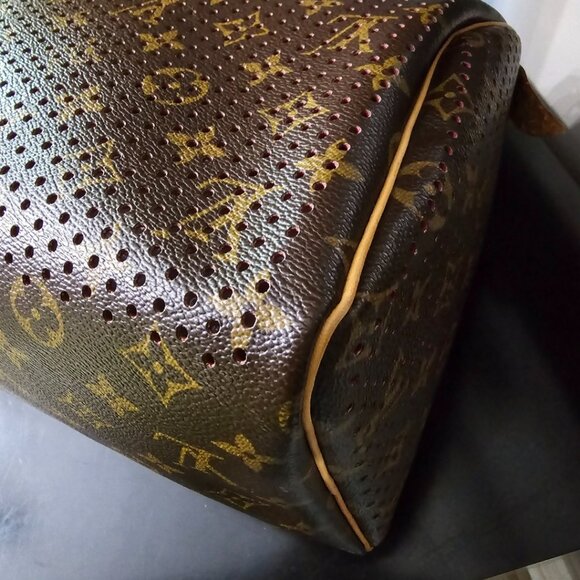PRISTINE RARE Authentic Limited Edition Louis Vuitton Perforated Speedy 30 - Picture 10 of 16